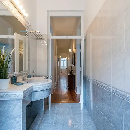 Apartment Graca Palace With Private Pool Garden Lisbon